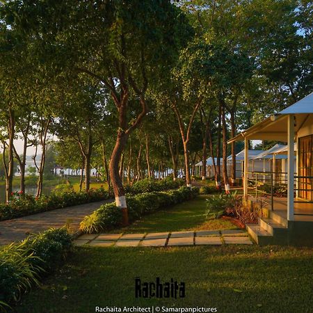 White Feather Resort Kauncha Silvassa Exterior foto