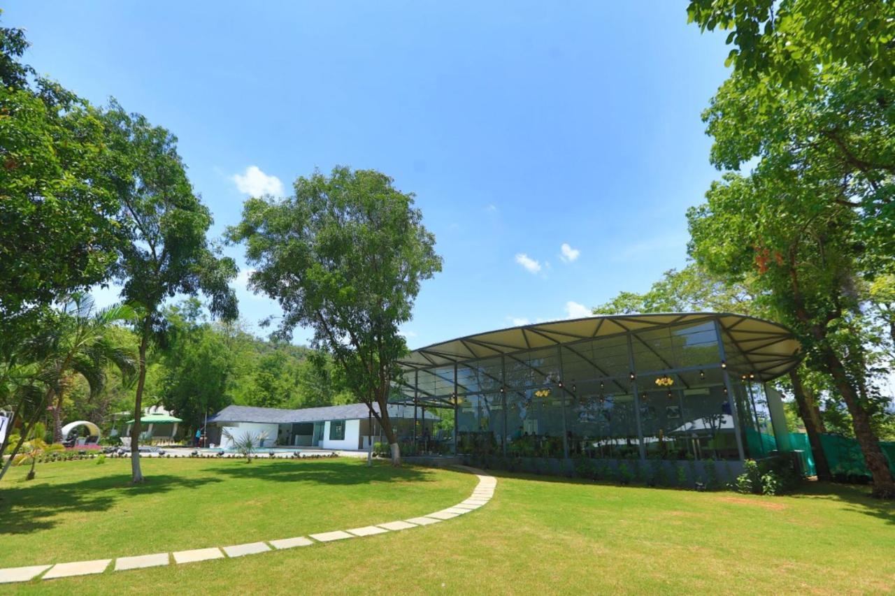 White Feather Resort Kauncha Silvassa Exterior foto