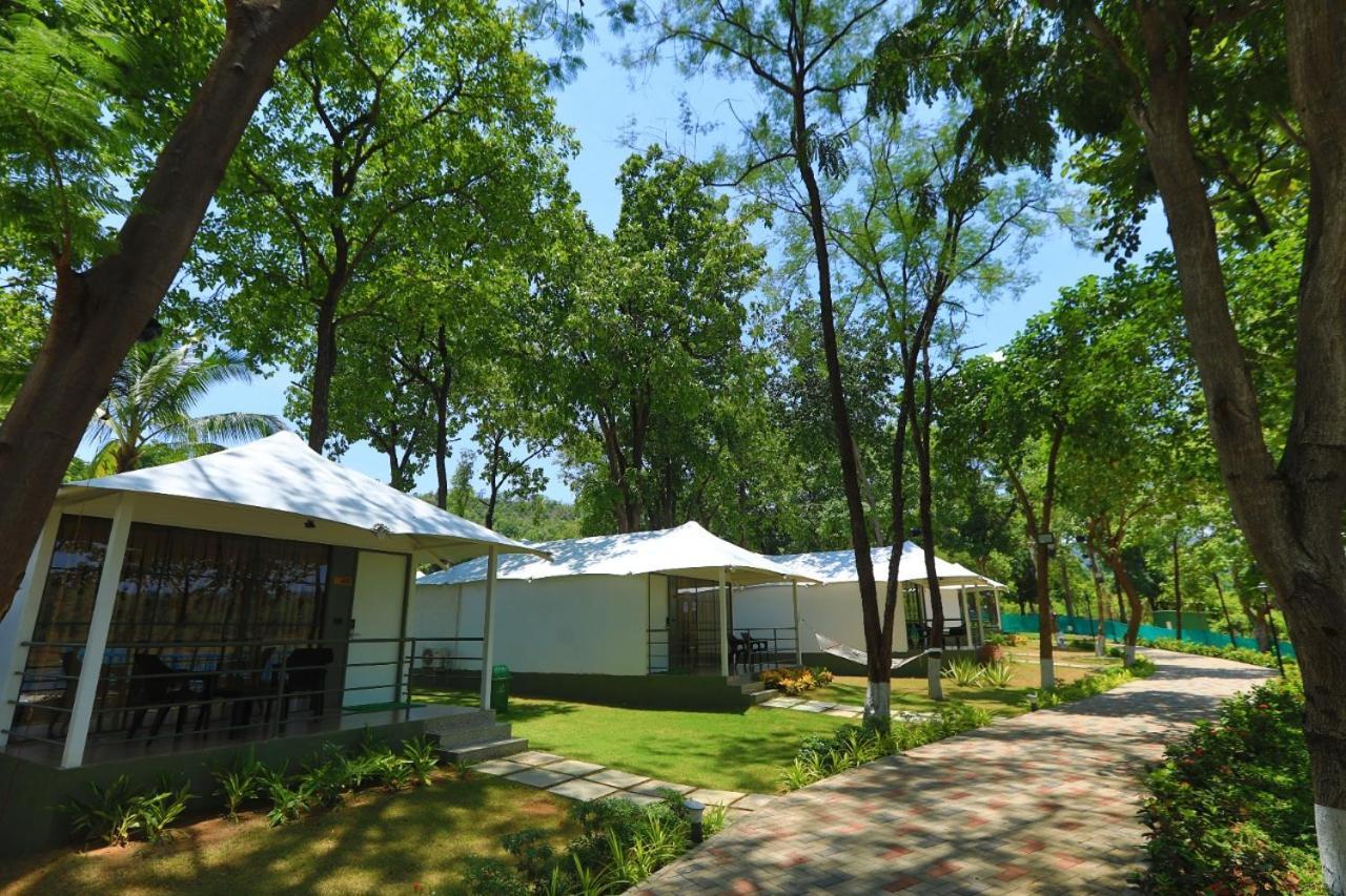 White Feather Resort Kauncha Silvassa Exterior foto