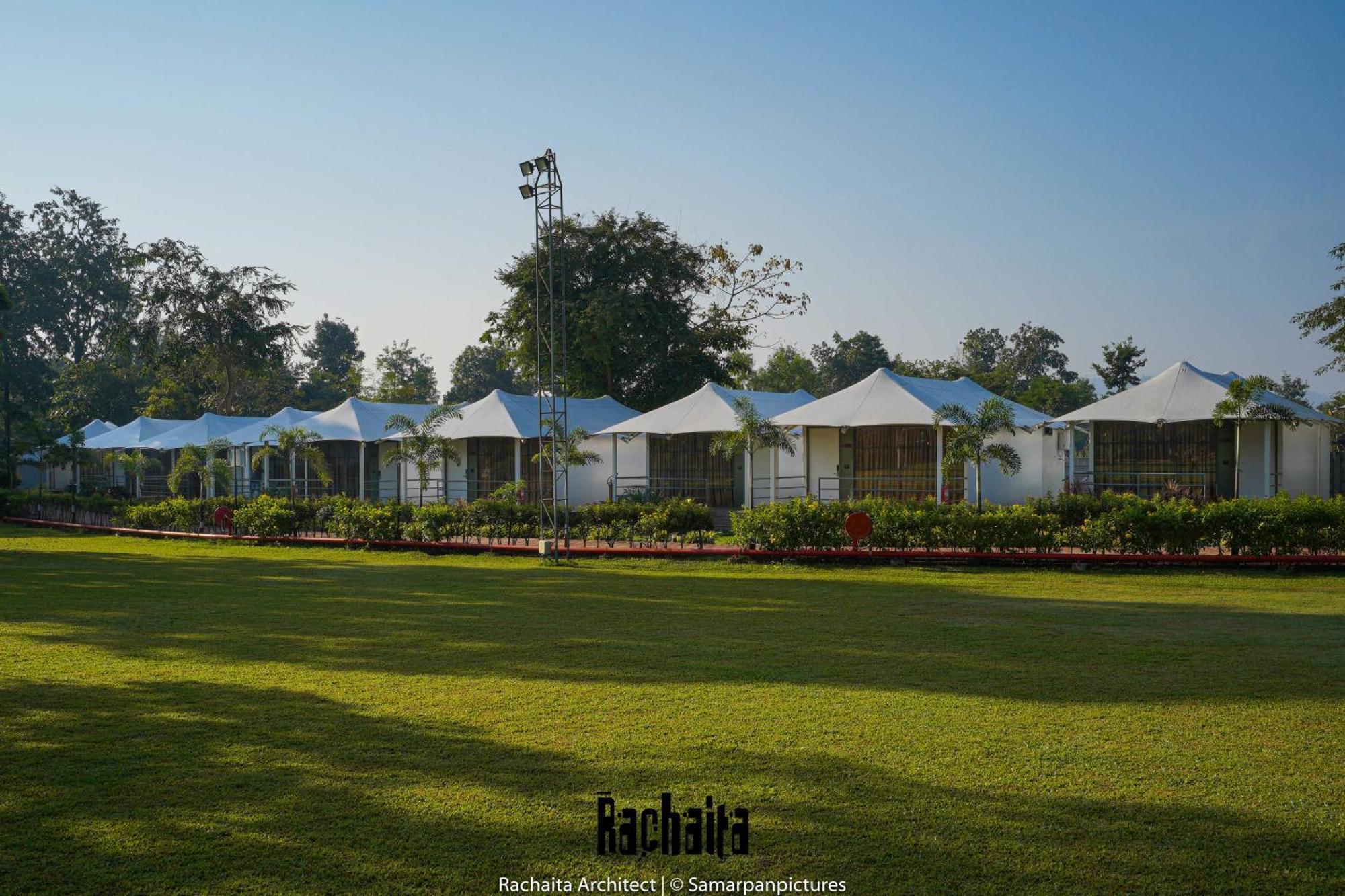 White Feather Resort Kauncha Silvassa Exterior foto